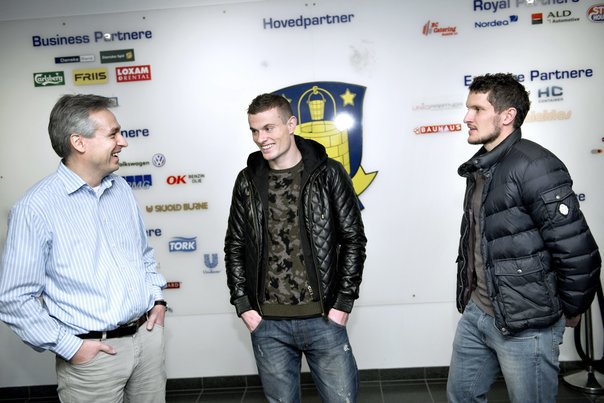 Brøndbys økonomichef, Jesper Jørgensen, Mikkel Thygesen og Jan Kristiansen (th.) vågner i dag op og erfarer, at der ingen løn er kommet. Foto: Keld Navntoft (arkivfoto)