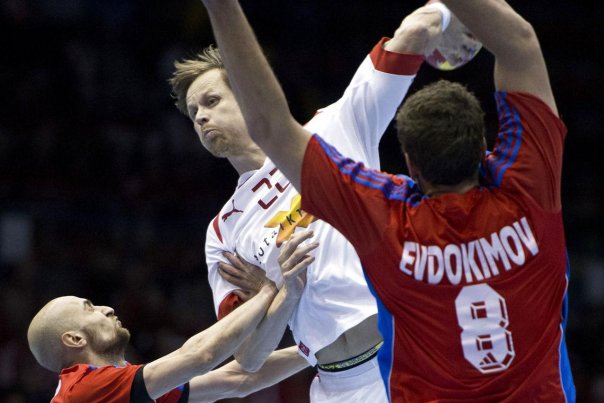 Kasper Søndergaard (hvid trøje) blev delt dansk topscorer på karakter-skalaen Foto: CLAUS FISKER