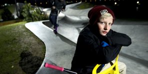 Lasse gav penge videre til Velgørenhedsselskabet - 1