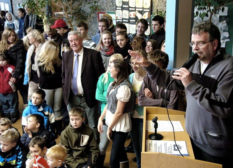  - 4233190-balloner-og-lagkager-er-kbt-for-nu-skal-bjrnehjskolen-fejres-for-de-r-hvor-bjrnehj-har-vret-annisses-klart-bedste-skole-mener-skoleleder-ole-petersen