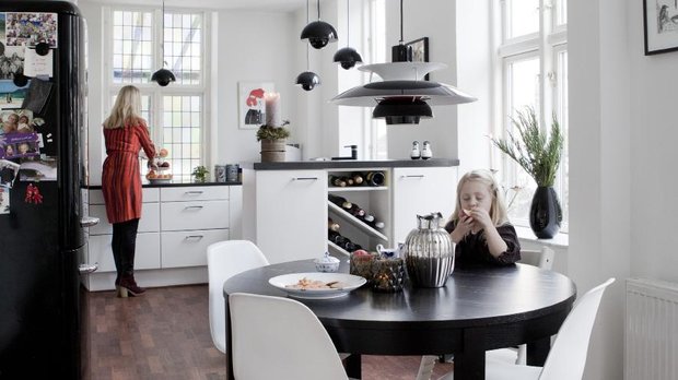 Her er plads til både dansende gæster og legende børn bolig ...