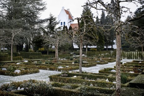 Kirke skjuler død mand - 3