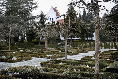Kirke skjuler død mand - 3