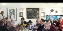Ældre til kaffebord på Molskroen - 1