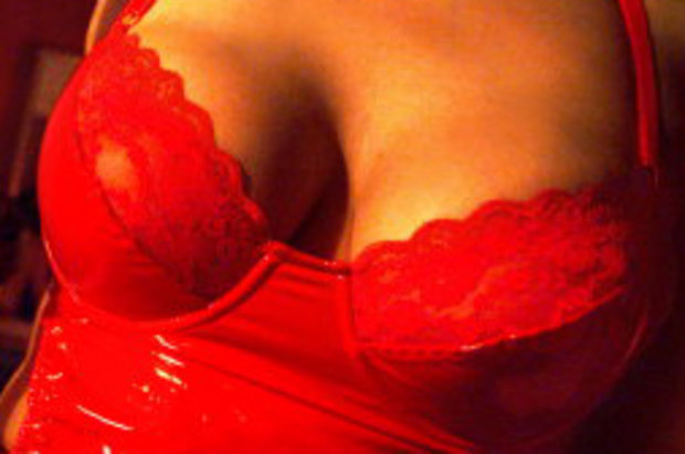 svulmende bryster deepthroat svale svulmende bryster deepthroat svale