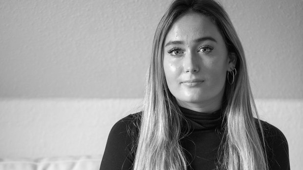 elise Harritz nøgen første gang elise Harritz nøgen første gang