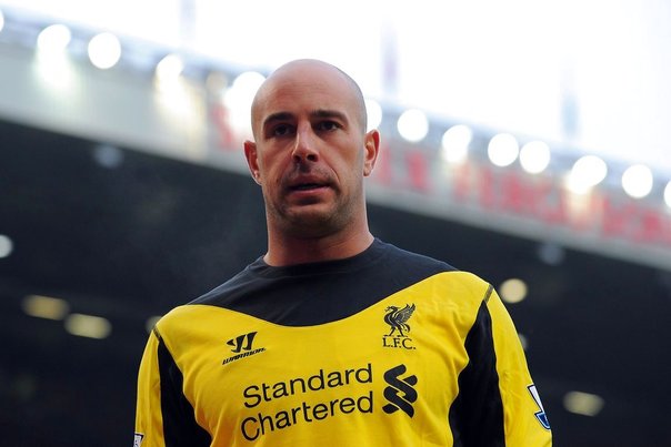 Liverpool var foran 2-0, men holdet måtte nøjes med 2-2 ude mod Arsenal. Her er det målmand Pepe Reina. Foto: ANDREW YATES