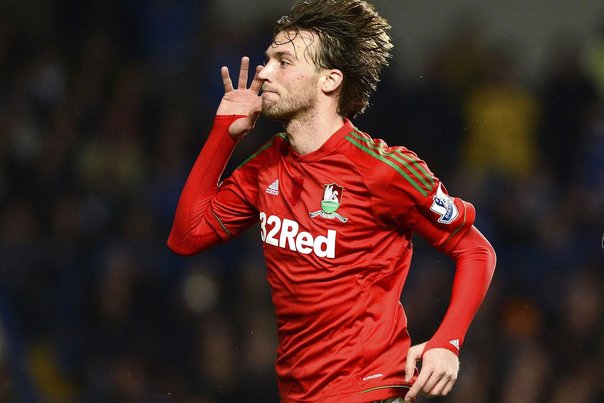 Michu har nu skrevet under på, at han bliver i Swansea indtil 2016. Foto: DYLAN MARTINEZ