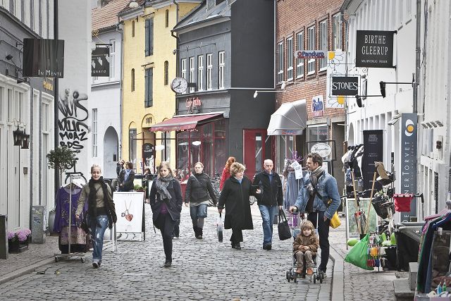 Aarhus in the middle of street: Guide til Latinerkvarteret