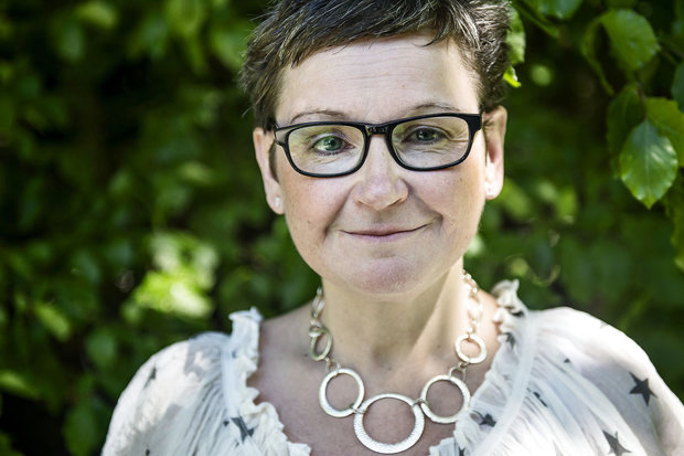 søger kvinde ondt i halsen hele tiden søger kvinde ondt i halsen hele tiden