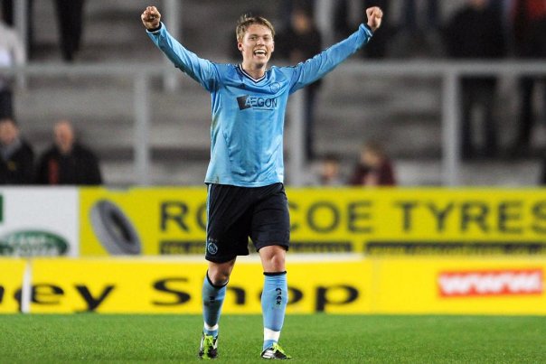 Viktor Fischer kan formentlig se frem til en væsentlig lønstigning, når han forlænger med Ajax. Foto: Clint Hughes