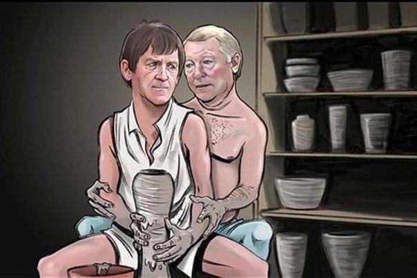 Kenny Dalglish og Manchester United-manager Alex Ferguson, giver den som henholdsvis Patrick Swayze og Demi Moore i filmen "Ghost" Foto: James Husbands