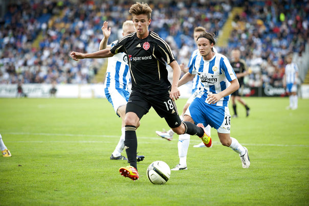 Lucas Andersen (sort trøje) kan få Ajax-debut lørdag. Foto: CLAUS FISKER