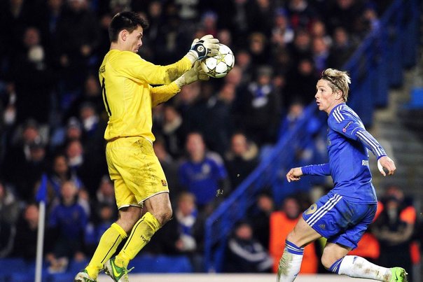 Jesper Hansen og Chelseas Fernando Torres kan måske komme til at stå over for hinanden igen i Premier League, hvis der er hold i rygterne om, at West Ham vil have FCN-keeperen. Foto: GLYN KIRK