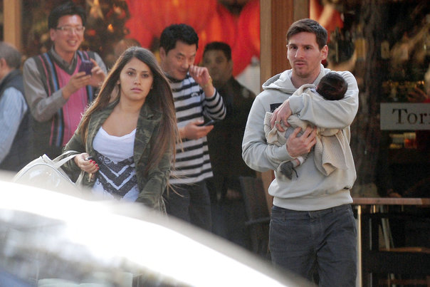 Messi med sin kone og søn. Foto: Scanpix Foto: KBCN