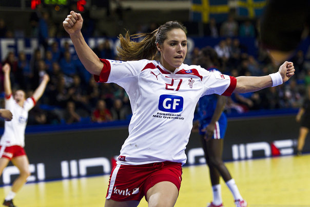 Louise Burgaard og danmark kommer ikke til VM via en sejr over Rusland lørdag. Men hvem skal Pytlicks piger så besejre for at komme til VM? Foto: © Lars Rønbøg, Sportsagency.d