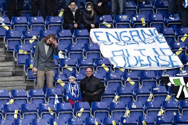 Tilskuertallene i Superligaen er dalet, og det koster. Foto: Nils Meilvang