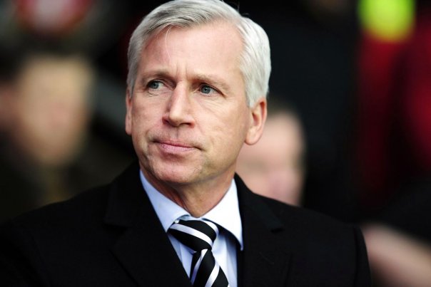 Newcastle-manager Alan Pardew har aflyst spillernes traditionelle julefrokost. Foto: GLYN KIRK