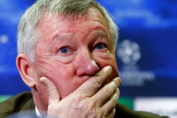 Alex Ferguson ved et pressemøde - er han også her på vej ind i en trance-lignende tilstand? Eller har han bare fået et usædvanligt mærkeligt spørgsmål? Foto: Jason Cairnduff