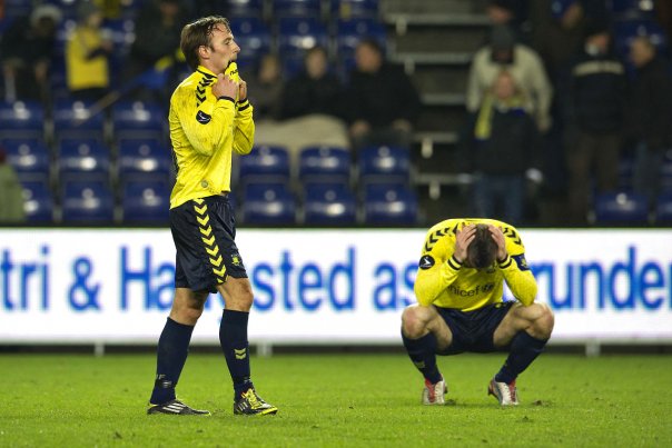 Brøndby er i knæ - ikke bare på grønsværen, men også økonomisk. Foto: Jens Nørgaard Larsen