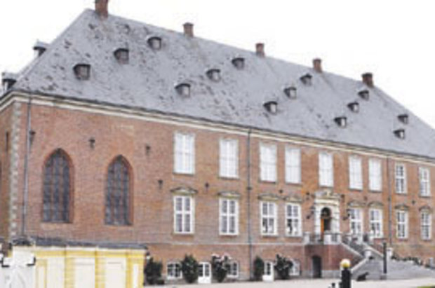 Valdemar slot ejer