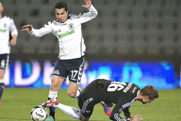 AGF - FCK , Superliga. Nrgi-Arena, Aarhus, AGFs Osama Akharraz mod Thomas Kristensen søndag den 4. november på NRGi Park i Aarhus. (Foto: Henning Bagger/Scanpix 2012) Foto: Henning Bagger