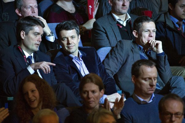 Kronprins Frederik hylder Peter Gade, der torsdag aften stopper karrieren. Foto: Ikke oplyst