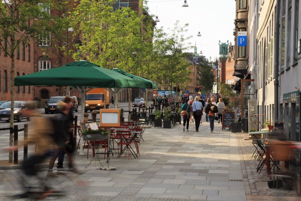 Ny Vester Voldgade indvies med gratis byvandring
