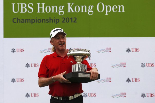 Miguel Angel Jimenez brækkede lørdag benet i en skiulykke. Han ventes ude i op til fem måneder. Foto: TYRONE SIU